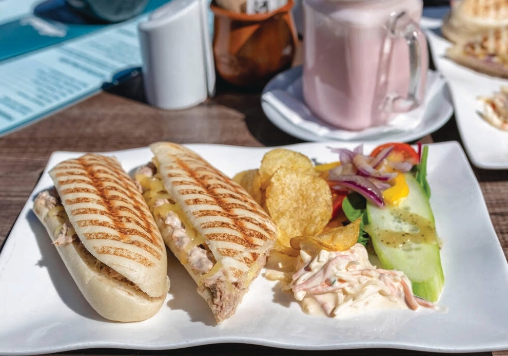 Seaside Splendor café